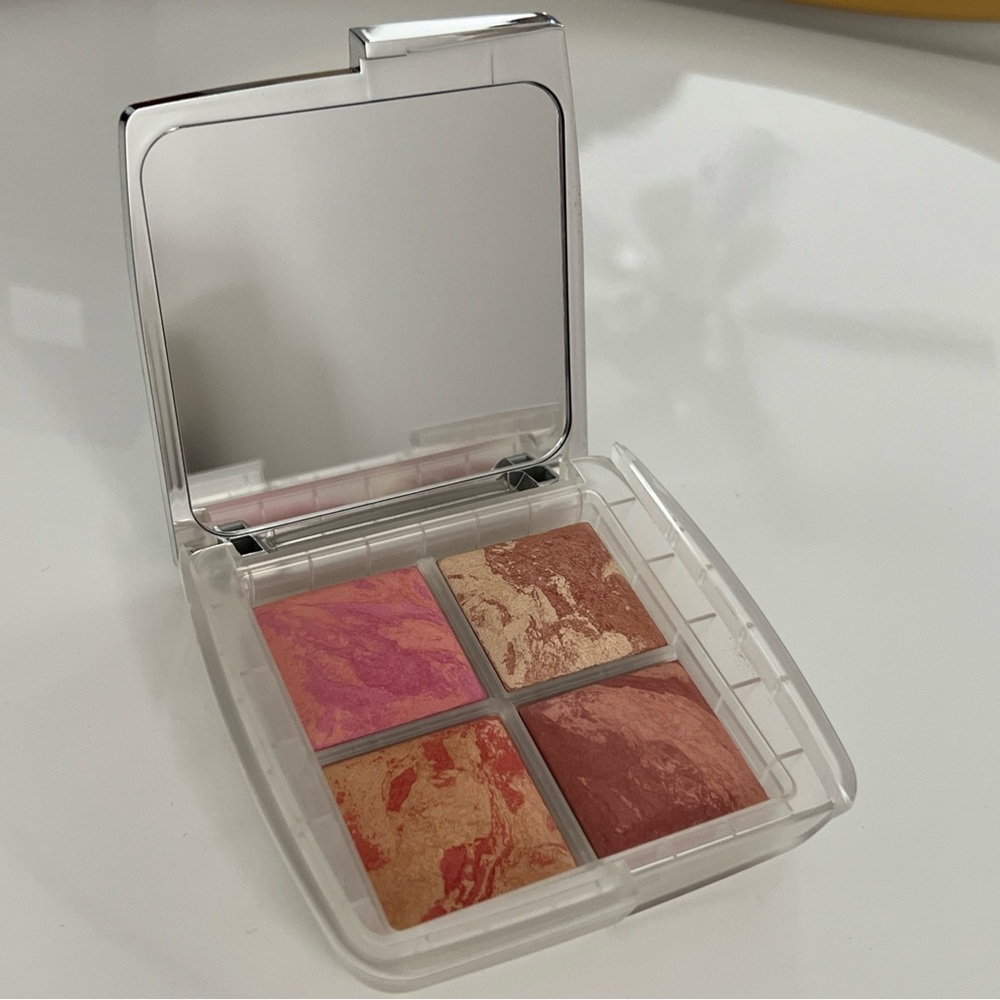 Hourglass Ambient Lighting Blush Quad Ghost